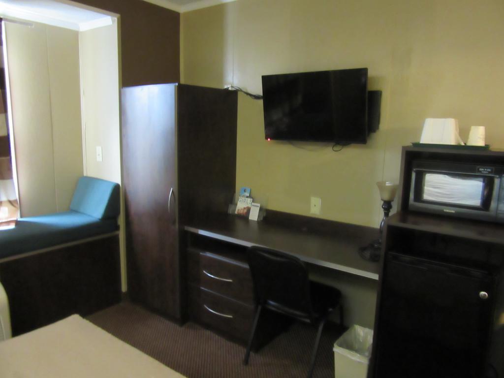 Microtel Inn & Suites By Wyndham Columbia Fort Jackson N Exterior photo