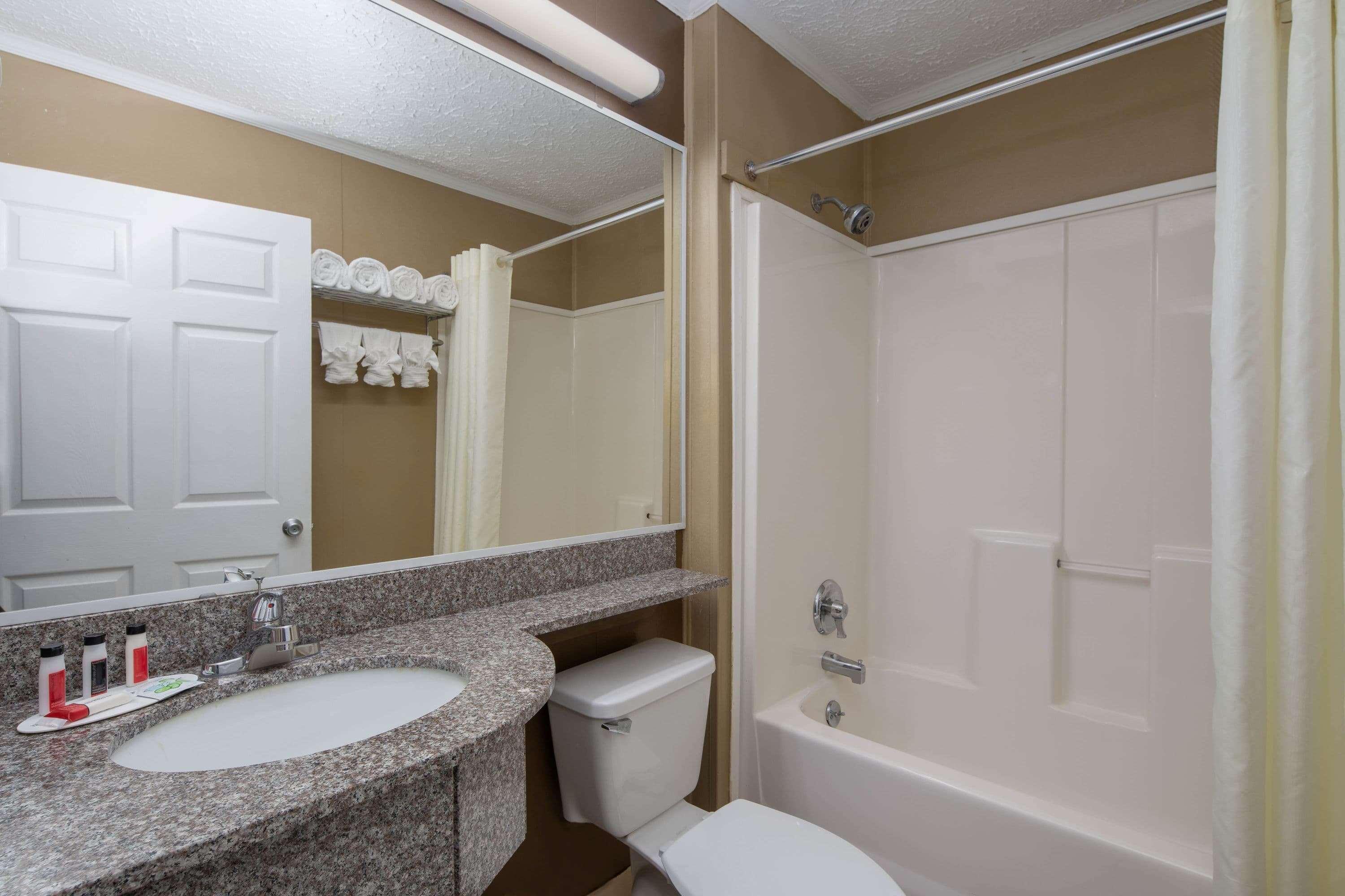 Microtel Inn & Suites By Wyndham Columbia Fort Jackson N Exterior photo