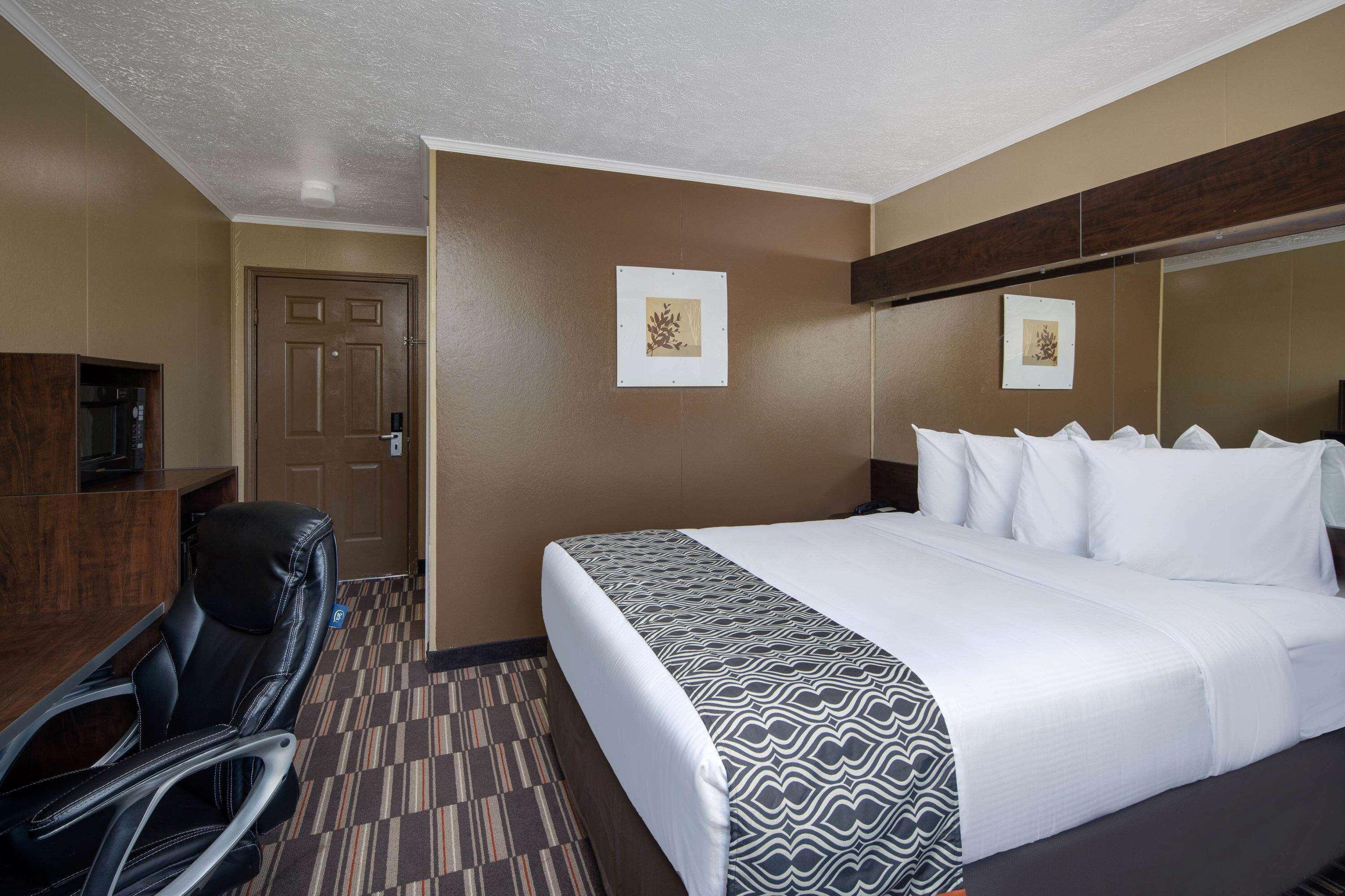 Microtel Inn & Suites By Wyndham Columbia Fort Jackson N Exterior photo