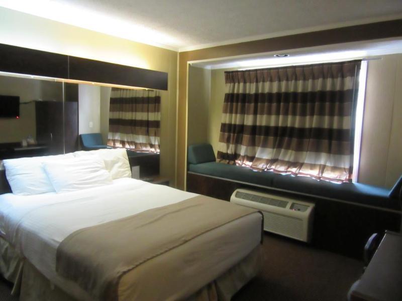 Microtel Inn & Suites By Wyndham Columbia Fort Jackson N Exterior photo